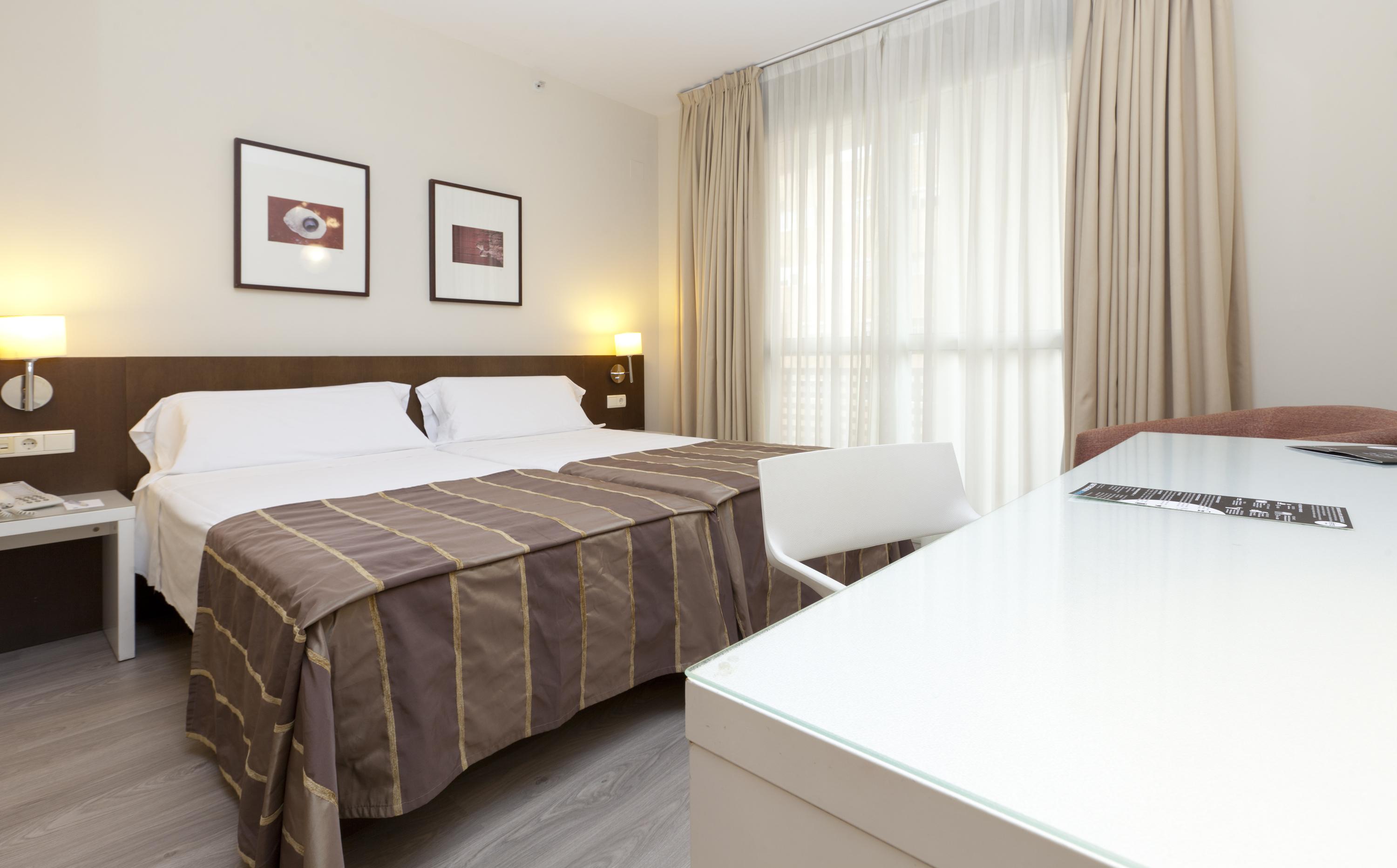 เวร์ติเซ เซบียา Hotel เซบีญา ภายนอก รูปภาพ