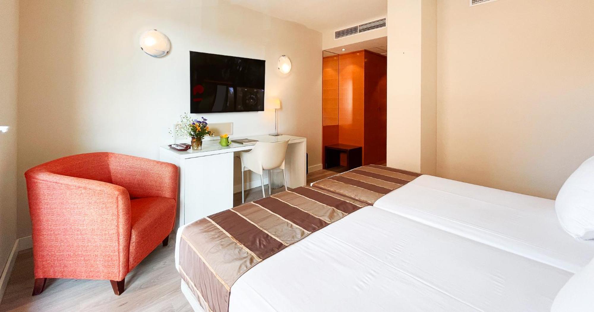 เวร์ติเซ เซบียา Hotel เซบีญา ภายนอก รูปภาพ