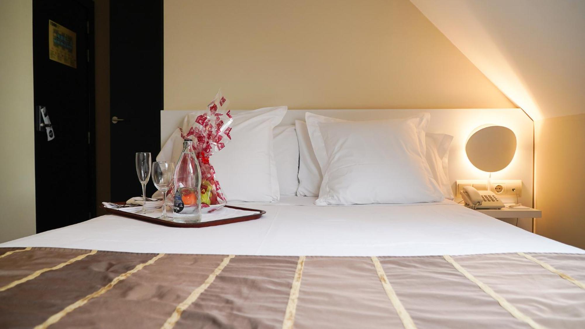 เวร์ติเซ เซบียา Hotel เซบีญา ภายนอก รูปภาพ