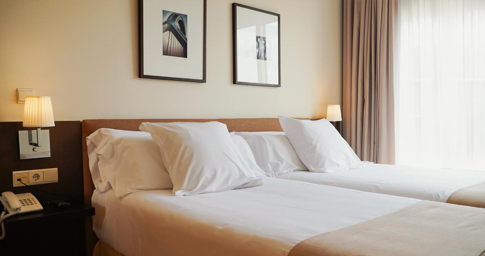 เวร์ติเซ เซบียา Hotel เซบีญา ภายนอก รูปภาพ