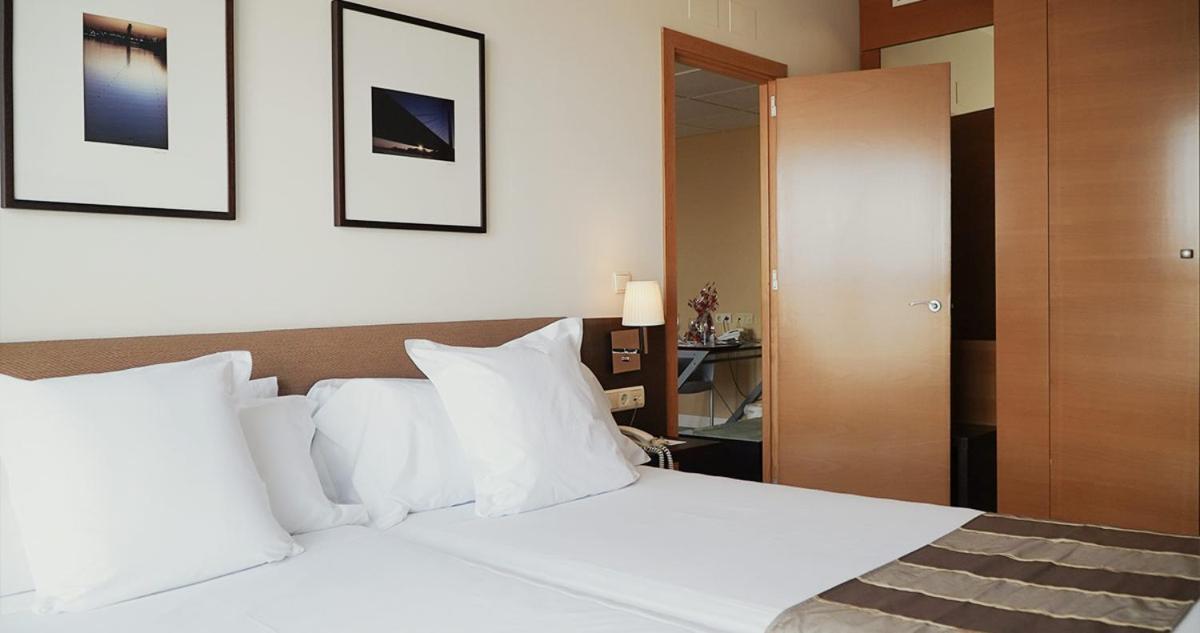 เวร์ติเซ เซบียา Hotel เซบีญา ภายนอก รูปภาพ