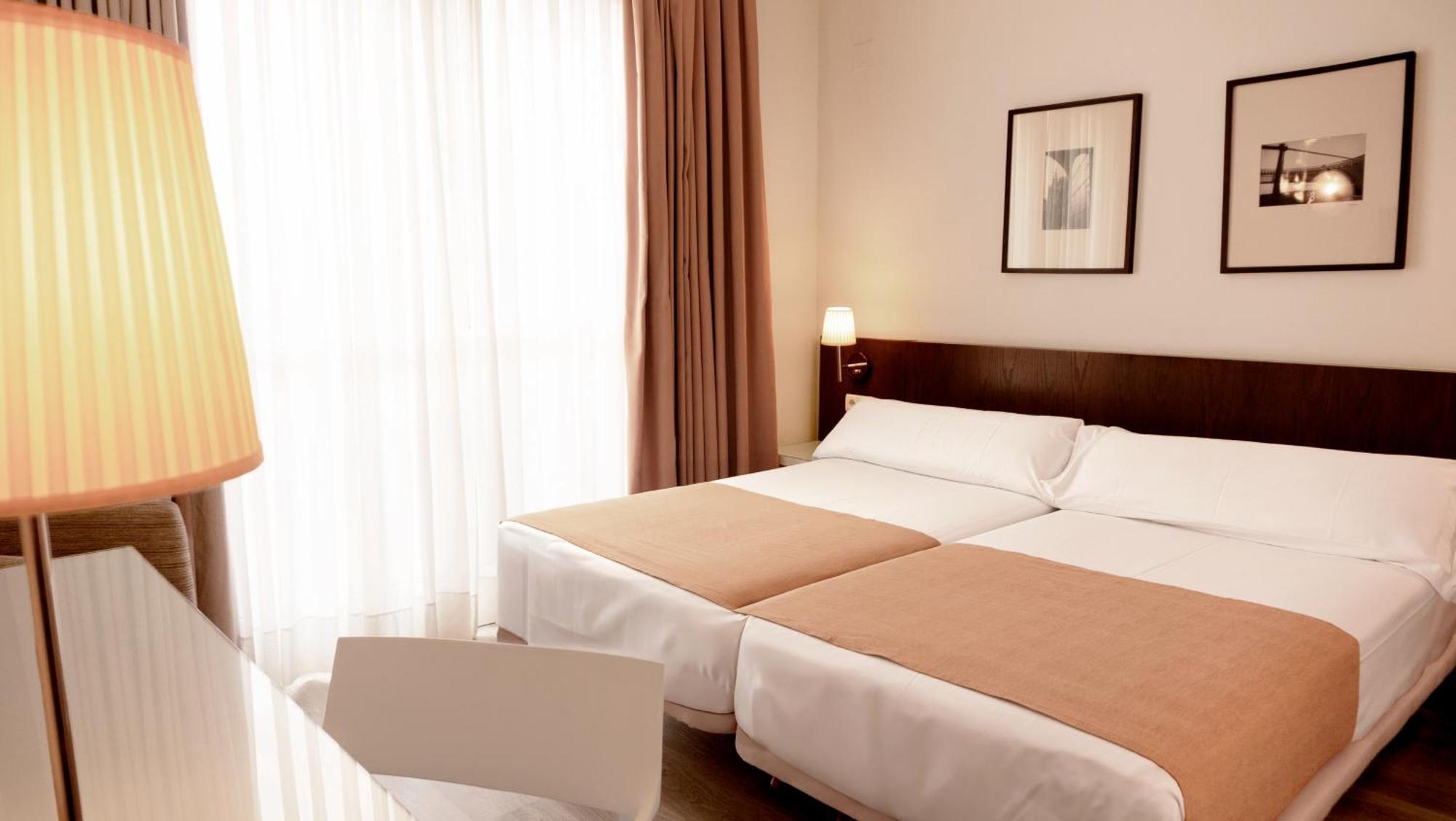 เวร์ติเซ เซบียา Hotel เซบีญา ภายนอก รูปภาพ