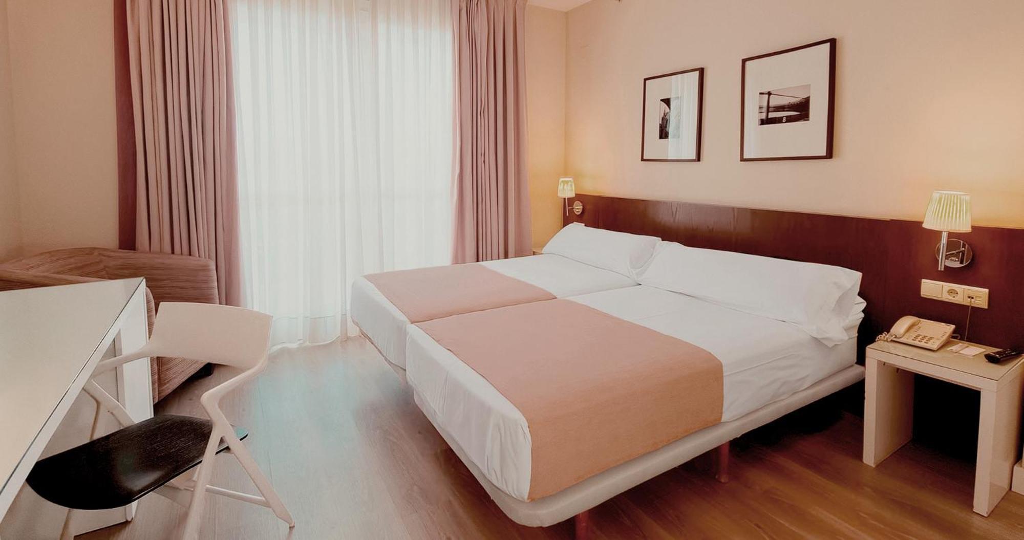 เวร์ติเซ เซบียา Hotel เซบีญา ภายนอก รูปภาพ