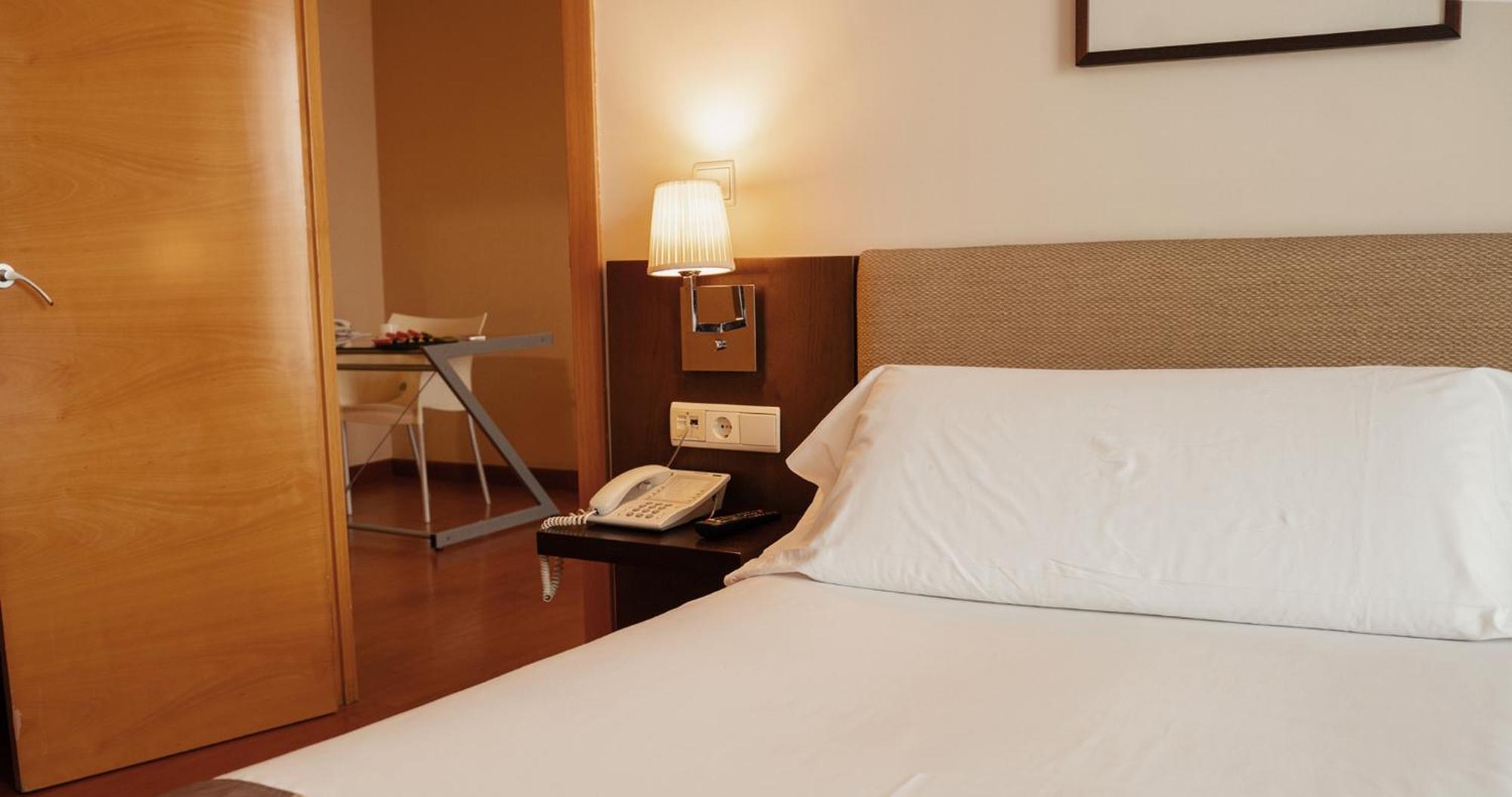 เวร์ติเซ เซบียา Hotel เซบีญา ภายนอก รูปภาพ