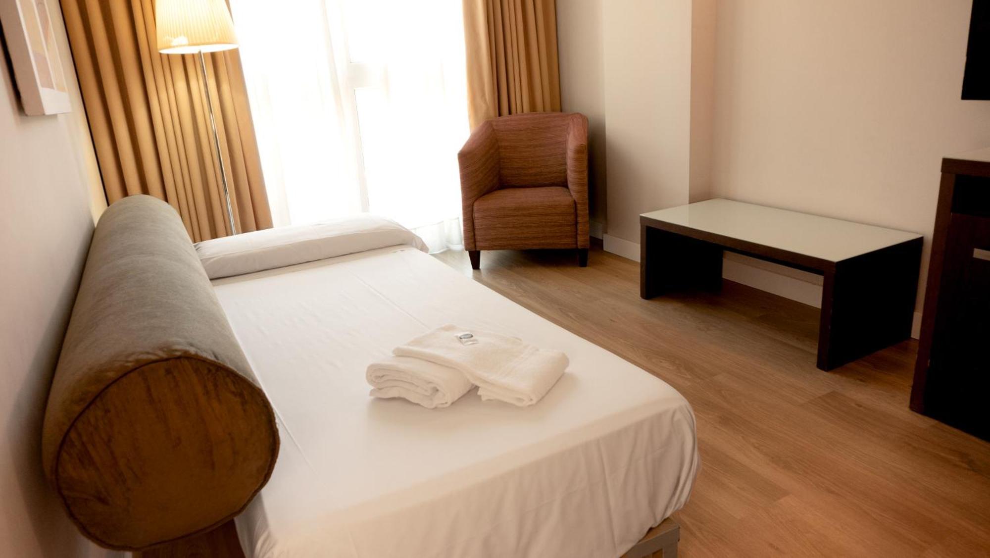 เวร์ติเซ เซบียา Hotel เซบีญา ภายนอก รูปภาพ