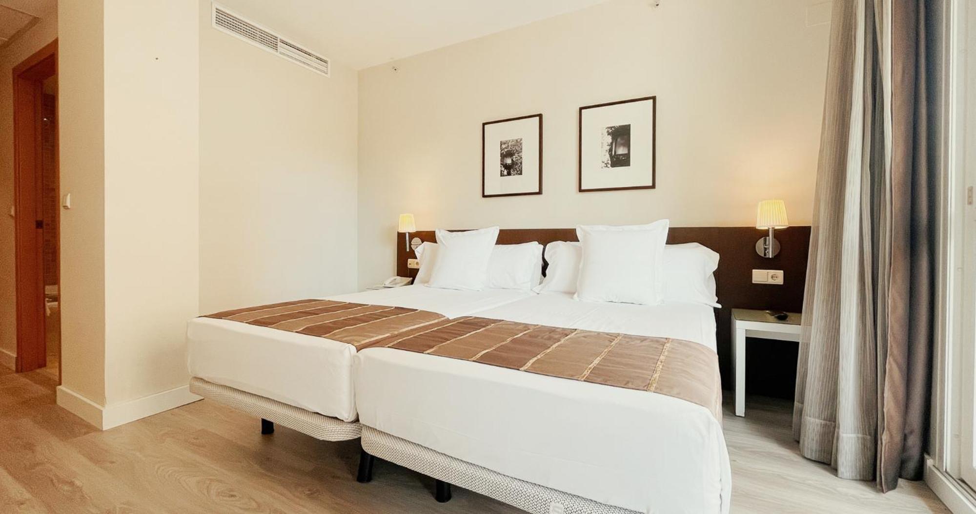 เวร์ติเซ เซบียา Hotel เซบีญา ภายนอก รูปภาพ