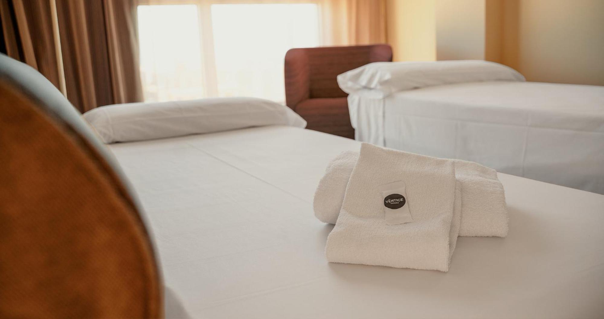 เวร์ติเซ เซบียา Hotel เซบีญา ภายนอก รูปภาพ