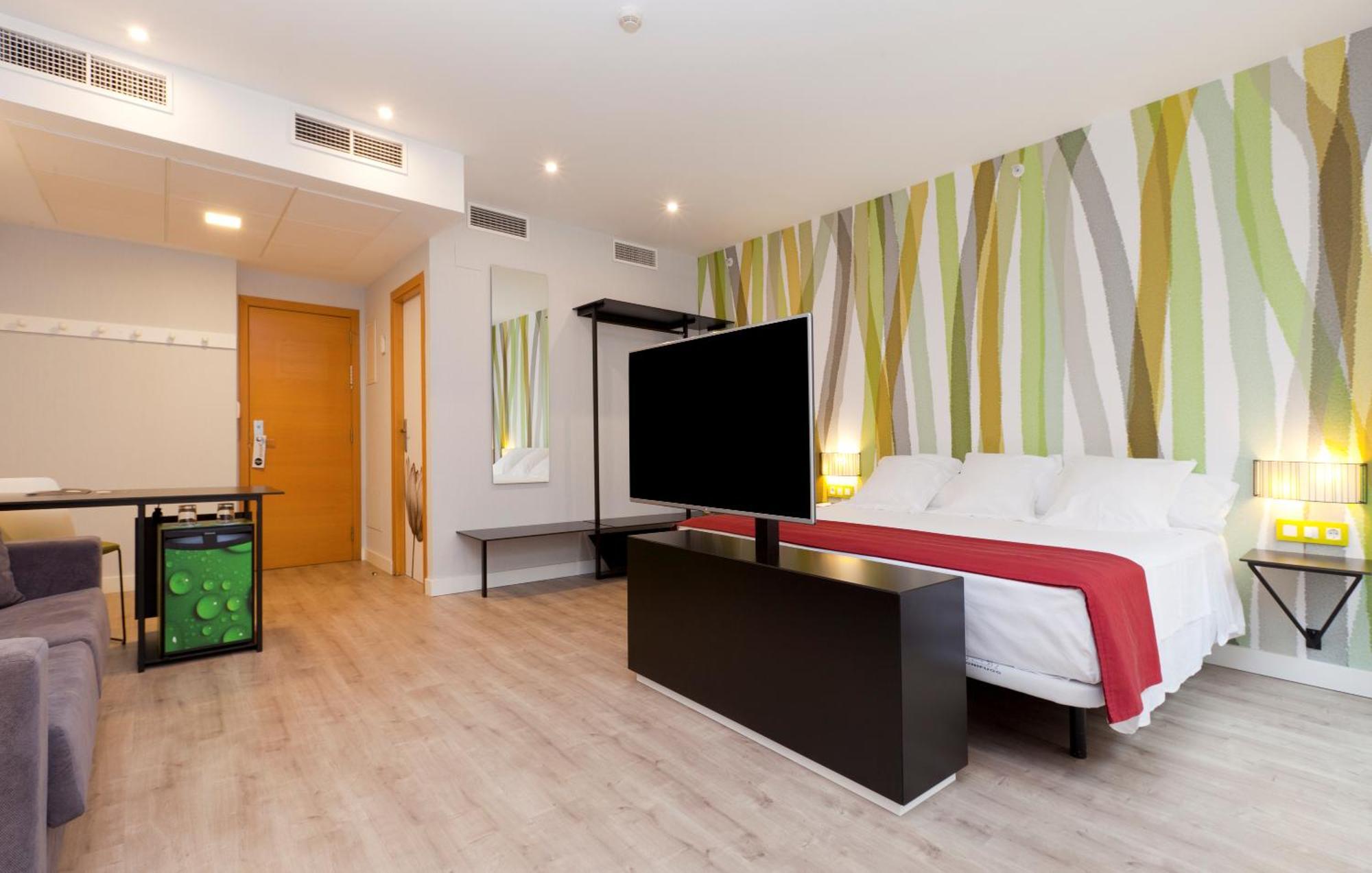 เวร์ติเซ เซบียา Hotel เซบีญา ภายนอก รูปภาพ